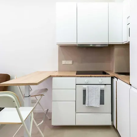 Modern -2bdr 6p - 300m From The Apartment Antibes