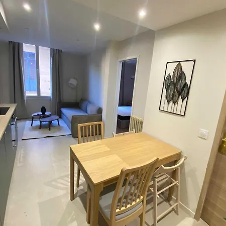 아파트 Modern -2bdr 6p - 300m From The 앙티브