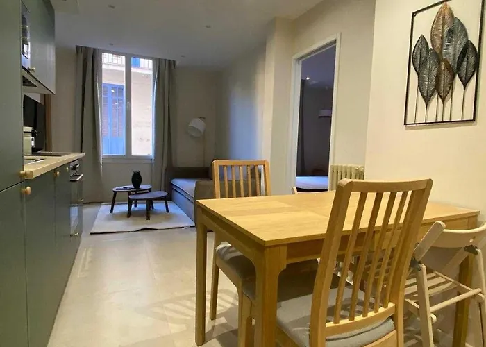 Modern -2bdr 6p - 300m From The Antibes