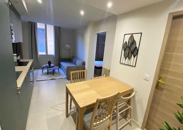 Daire Modern -2bdr 6p - 300m From The Antibes