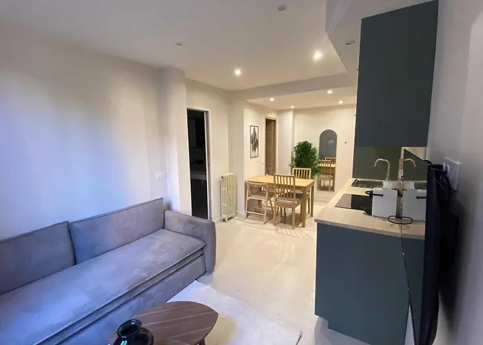 Modern -2bdr 6p - 300m From The *